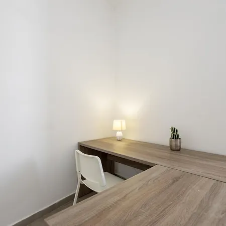 Sea View & Private Terrace Near Promenade -sleep 6 By Quicktrips St. Paul's Bay