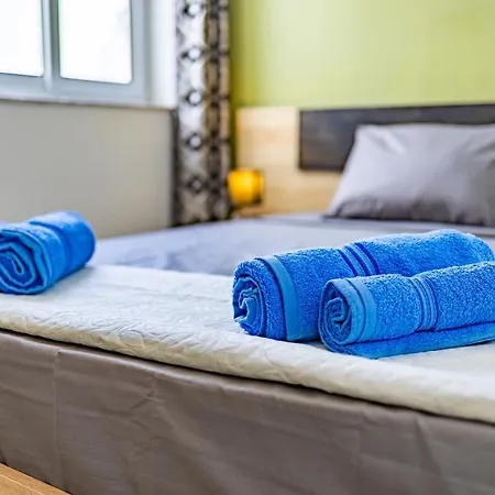 Sea View & Private Terrace Near Promenade -sleep 6 By Quicktrips شقة *