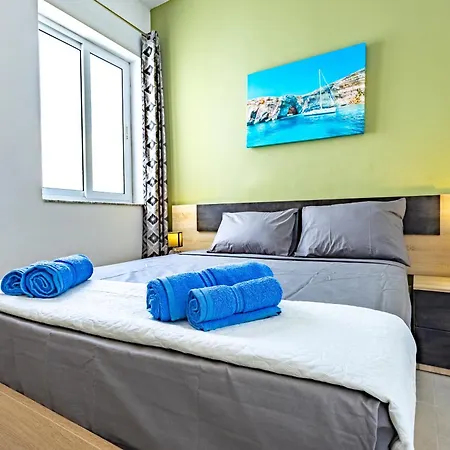 Apartment Sea View & Private Terrace Near Promenade -sleep 6 By Quicktrips *