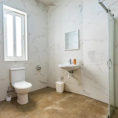 Sea View & Private Terrace Near Promenade -sleep 6 By Quicktrips * خليج سانت بول