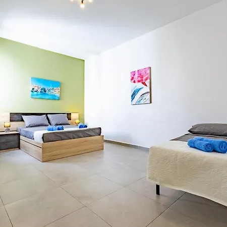 Apartment Sea View & Private Terrace Near Promenade -sleep 6 By Quicktrips St. Paul's Bay
