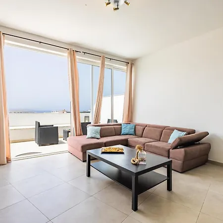 Sea View & Private Terrace Near Promenade -sleep 6 By Quicktrips