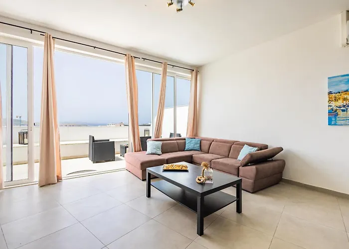 Sea View & Private Terrace Near Promenade -sleep 8 By Quicktrips