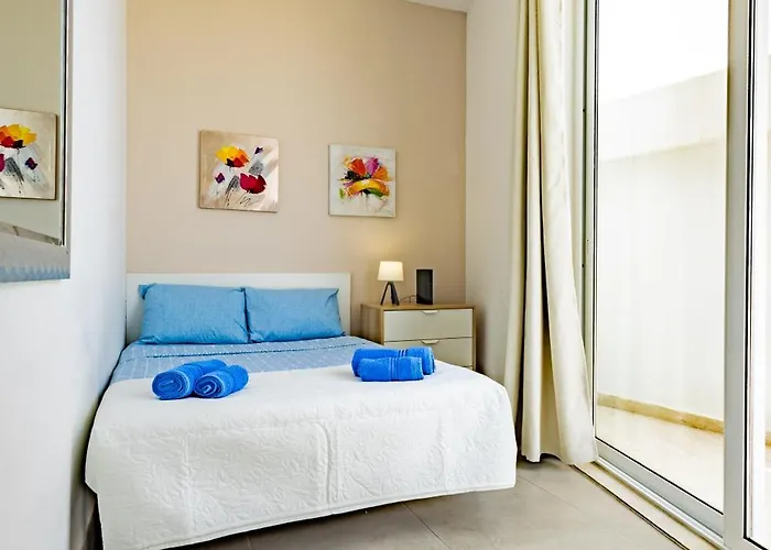 Sea View & Private Terrace Near Promenade -sleep 8 By Quicktrips *