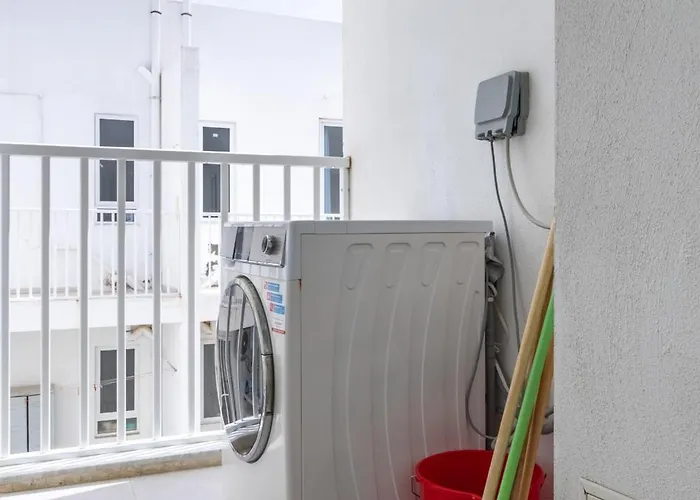 Sea View & Private Terrace Near Promenade -sleep 8 By Quicktrips Apartament St. Paul's Bay