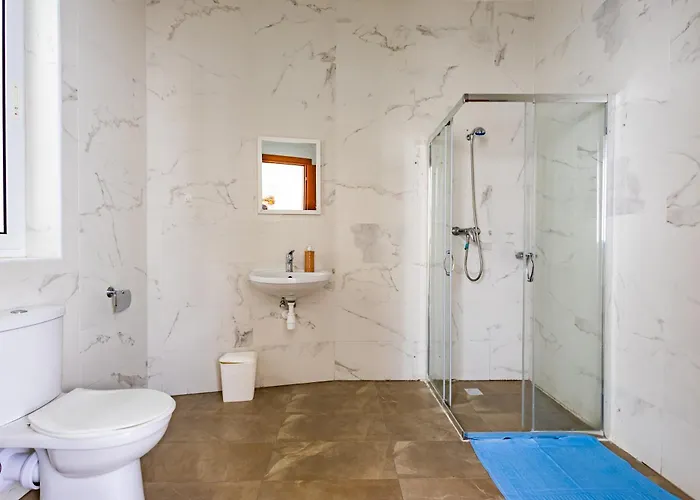 Sea View & Private Terrace Near Promenade -sleep 8 By Quicktrips Apartament *