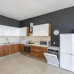 Sea View & Private Terrace Near Promenade -sleep 8 By Quicktrips * San Pawl il-Baħar